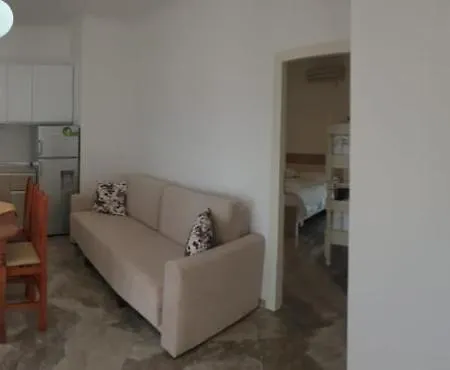 Apartment Tirona *