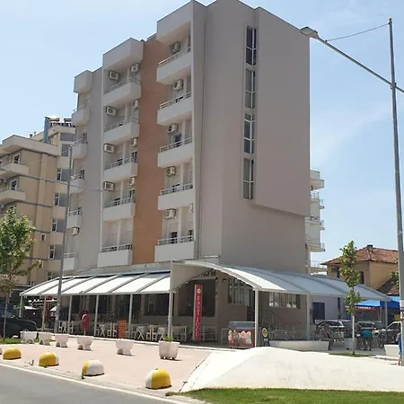 Tirona Apartment