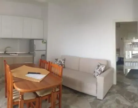 Tirona Apartment