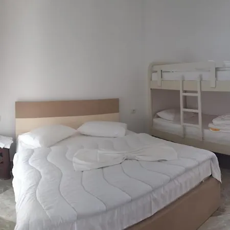 Apartment Tirona *