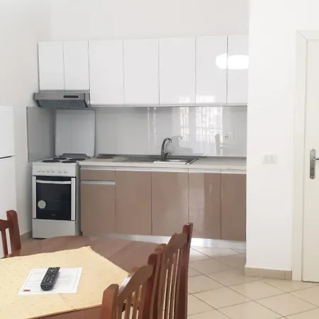 Tirona Apartment